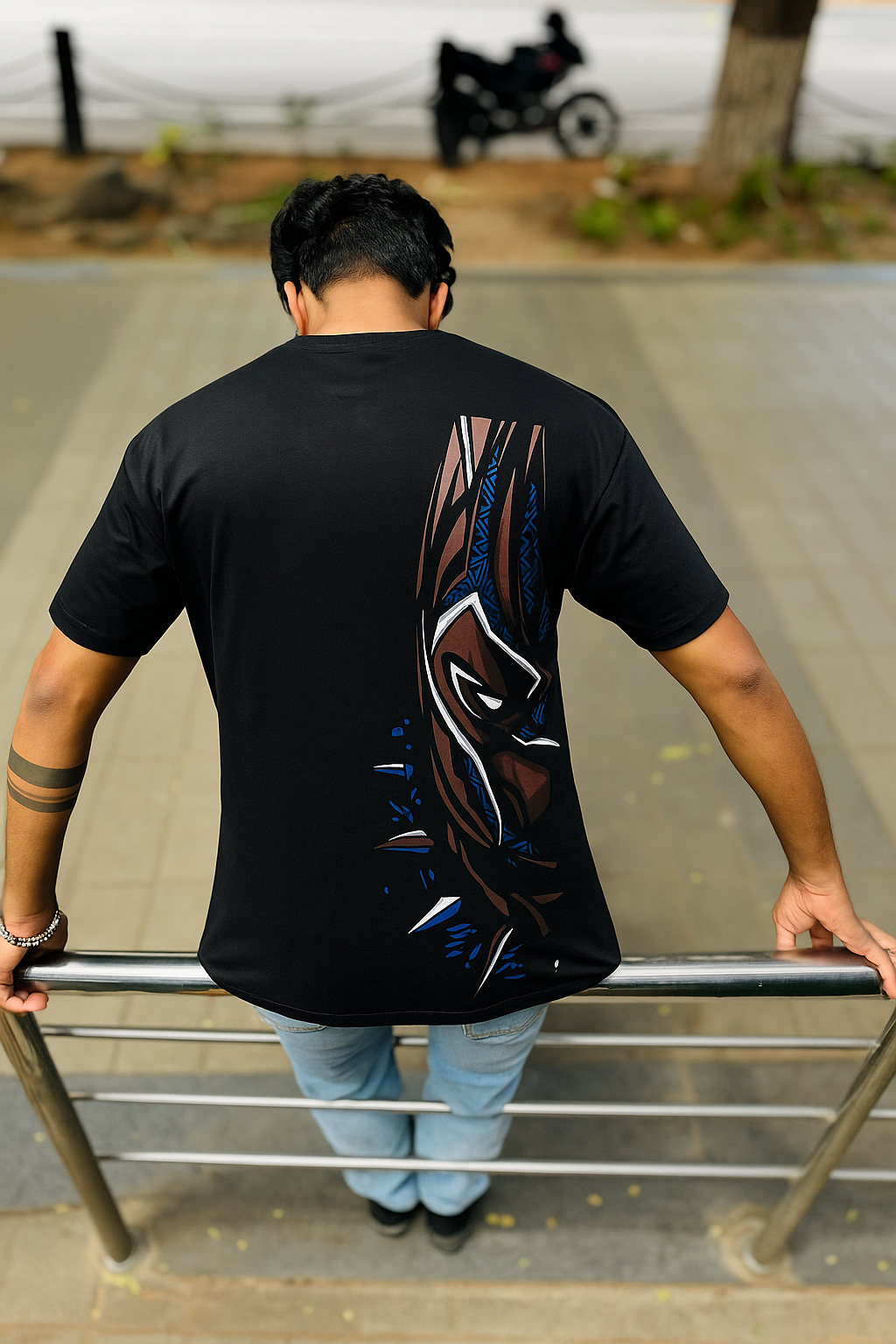 Black Panther Oversized T-Shirt – Wakanda Inspired Graphic Tee