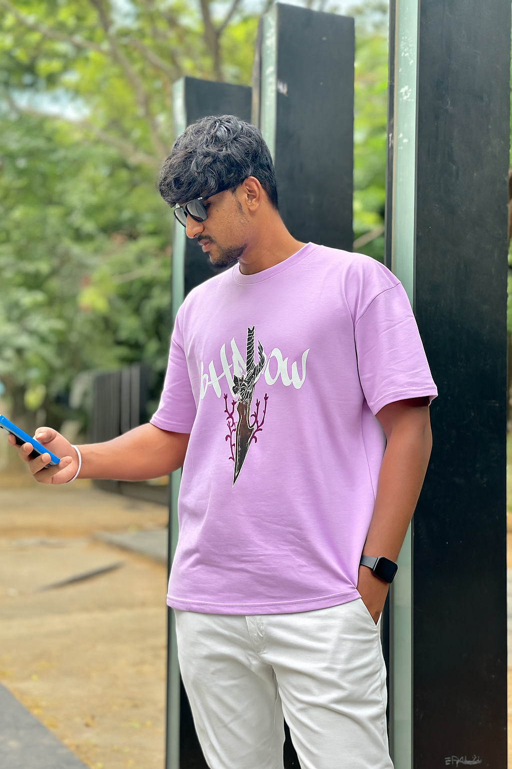 Bone Shadow Oversized T-Shirt – Gothic Streetwear Graphic Tee