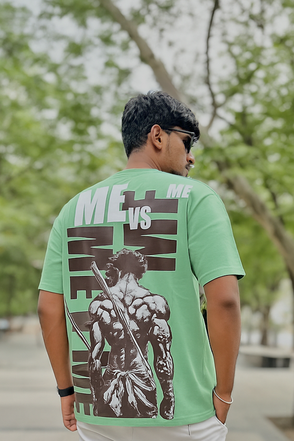 Focus Oversized T-Shirt – Me vs Me Motivational Graphic Tee