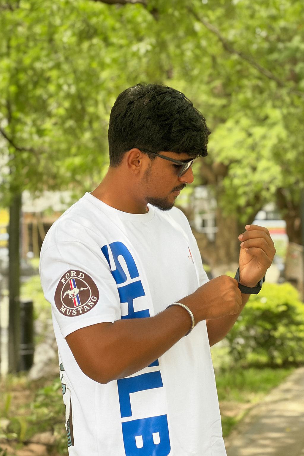 White Oversized Shelby Mustang T-Shirt – Racing Stripe Car Graphic Tee